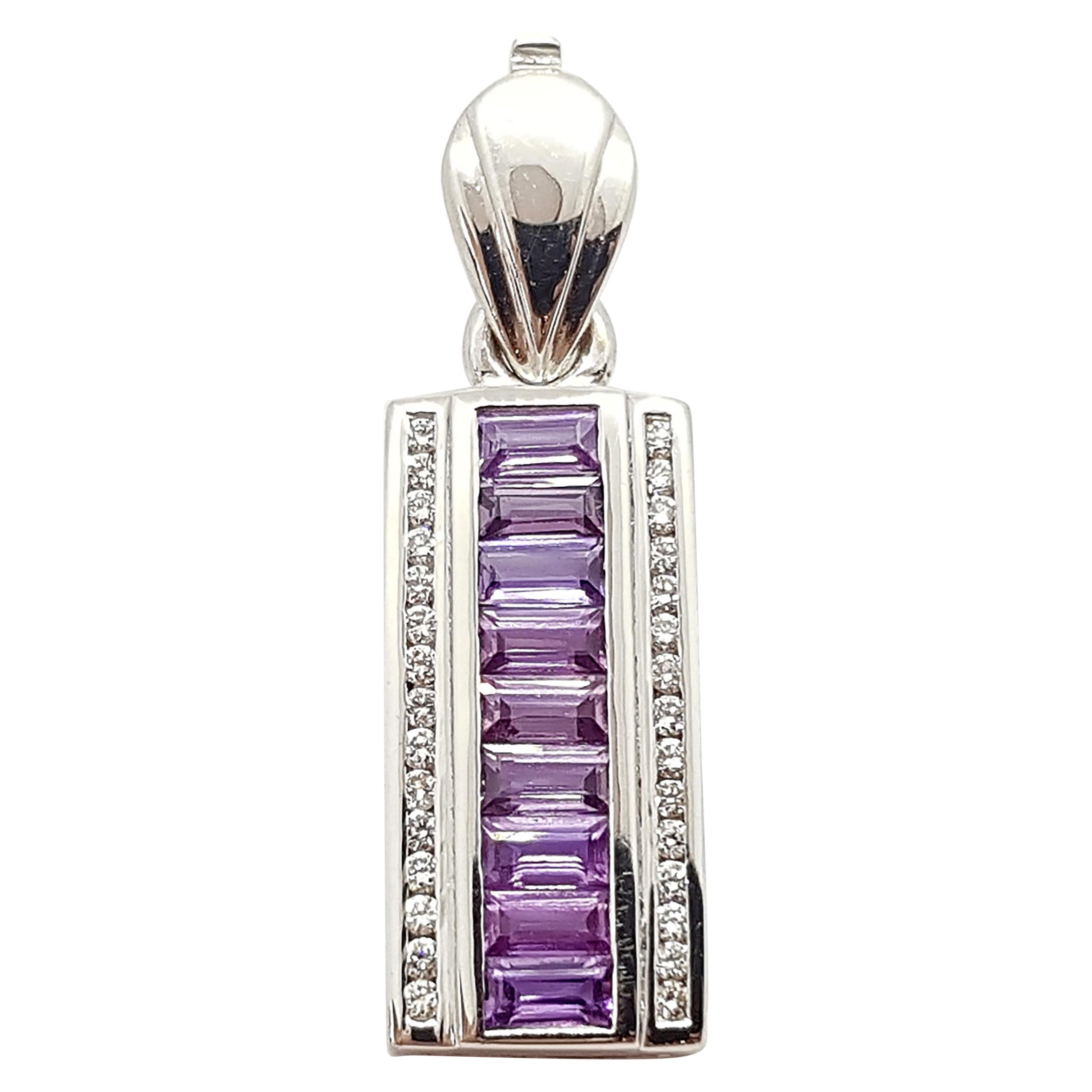 Pendentif en or blanc 18 carats serti d'un saphir violet et de diamants