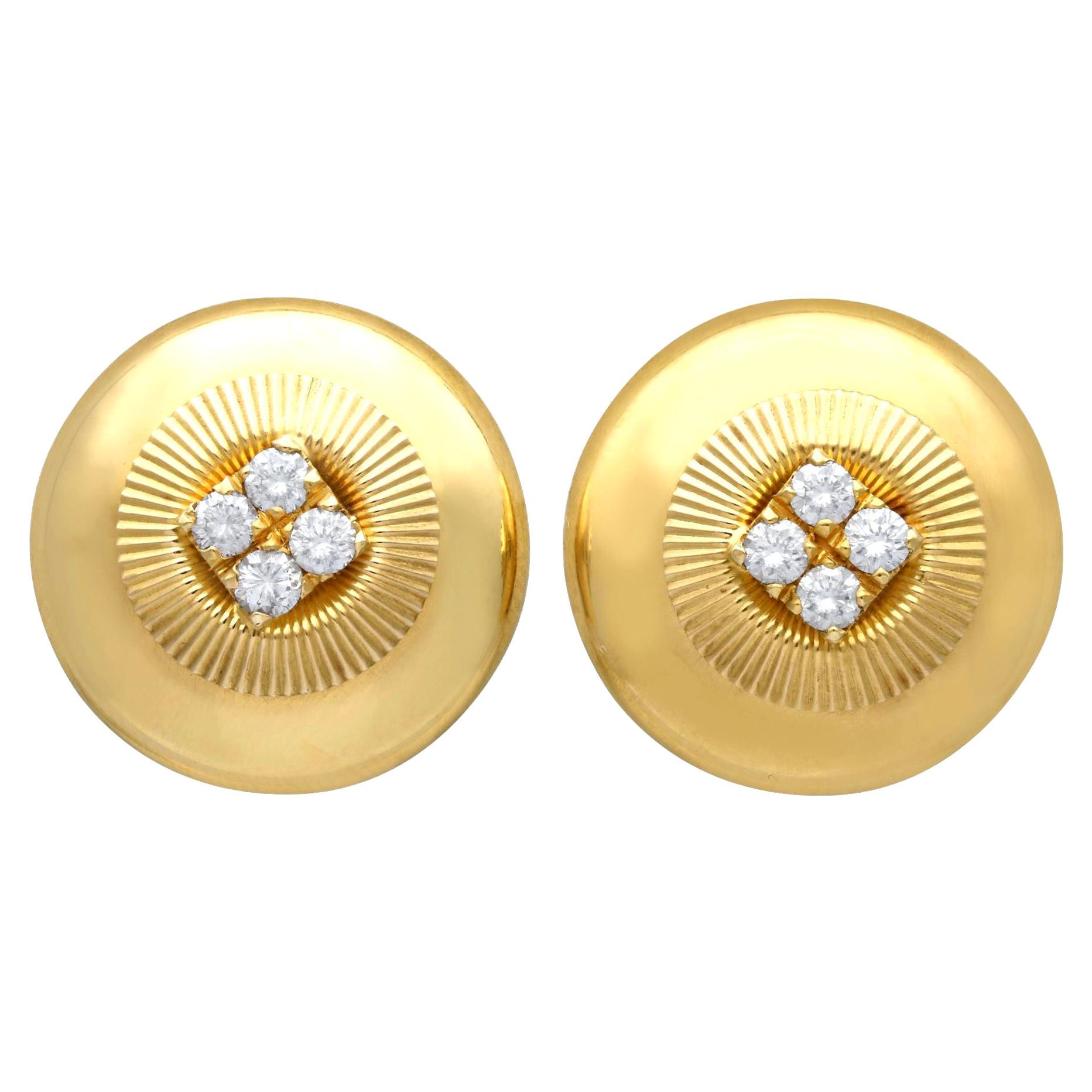 Vintage French Diamond and Yellow Gold Earrings, circa 1960 For Sale