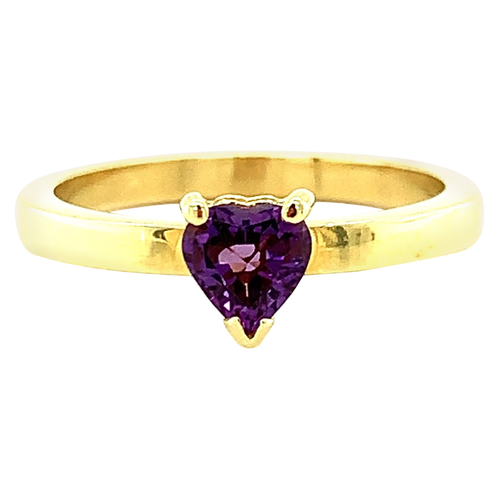 Heart Shaped Amethyst Stackable Ring in 18k Yellow Gold For Sale