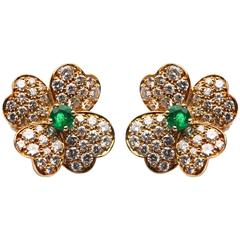 Van Cleef & Arpels Emerald Diamond Gold Flower Ear Clips