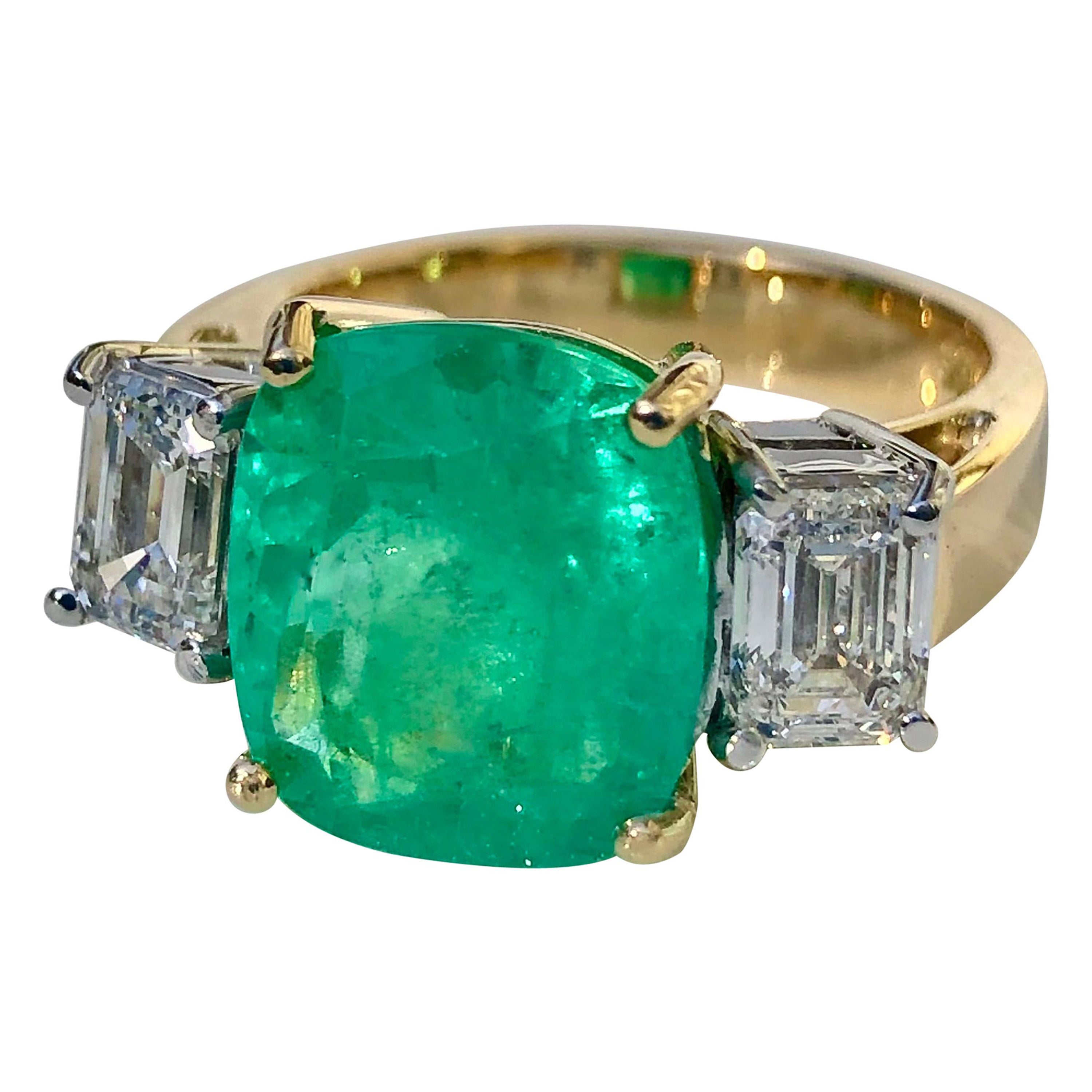 Emeralds Maravellous Fine Natural Cushion Colombian Emerald Diamond Ring 18K