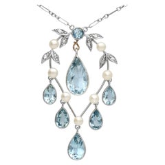 Antiker Anhänger aus 14 Karat Gelbgold mit 2,27 Karat Aquamarin, Diamant und Perle