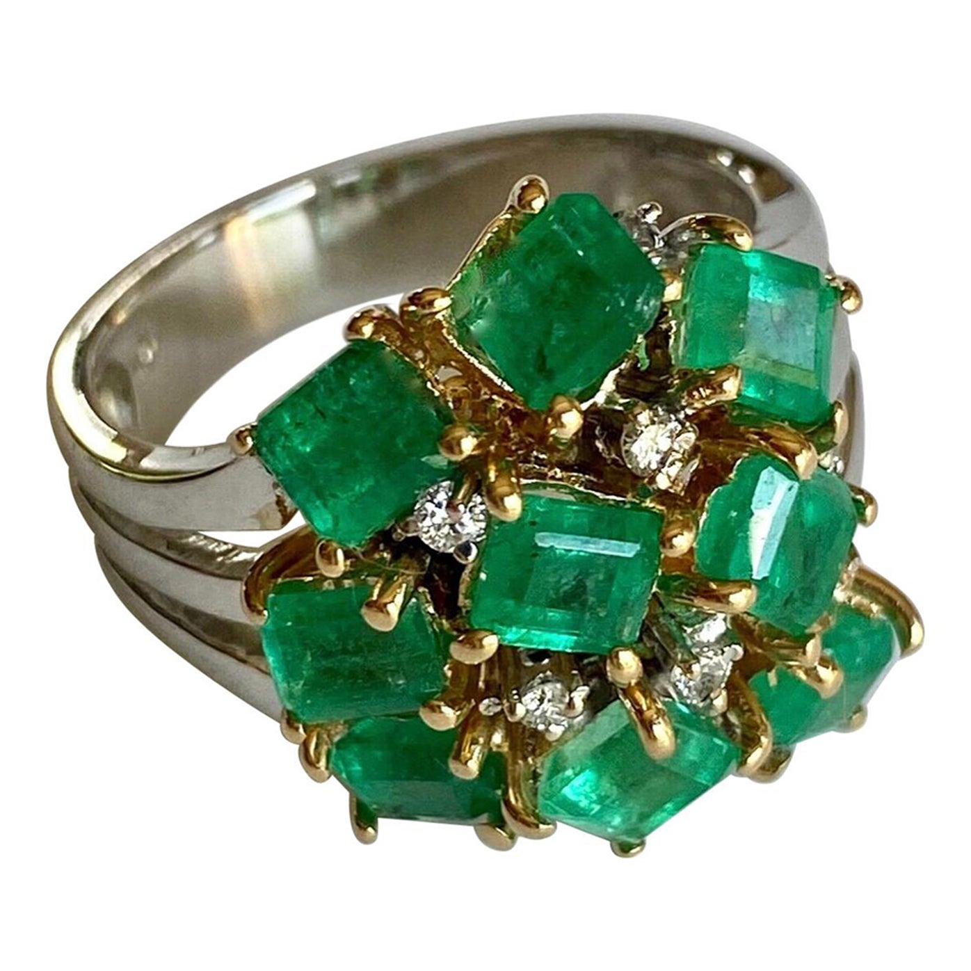 Fine Cocktail Retro Style Colombian Emerald Ring 18K For Sale