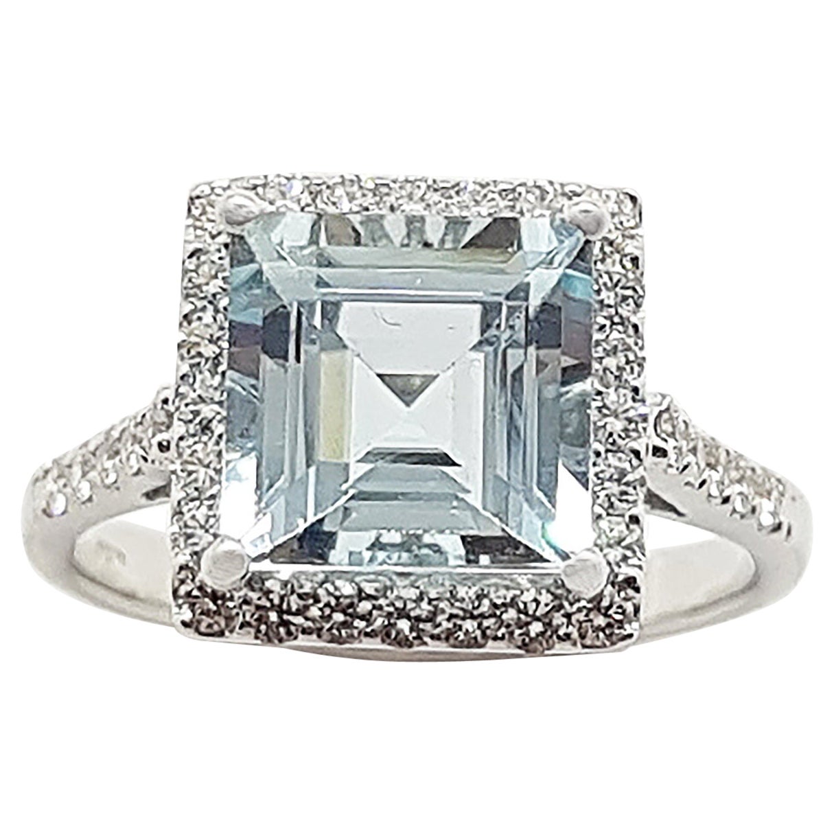Aquamarine with Diamond Ring Set in 18 Karat White Gold Settings