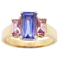 Ring mit Tansanit und rosa Saphir aus 18 Karat Roségold in Fassung