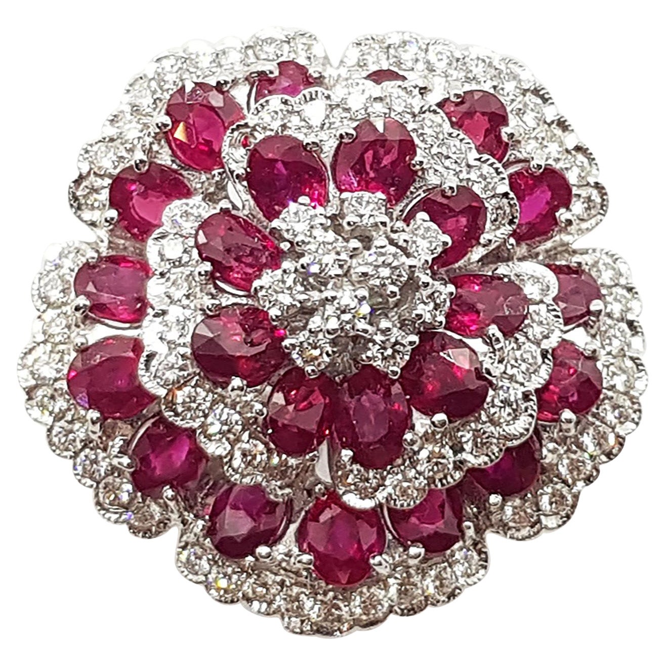 Ruby with Diamond Flower Ring set in 8 Karat White Gold Settings For Sale