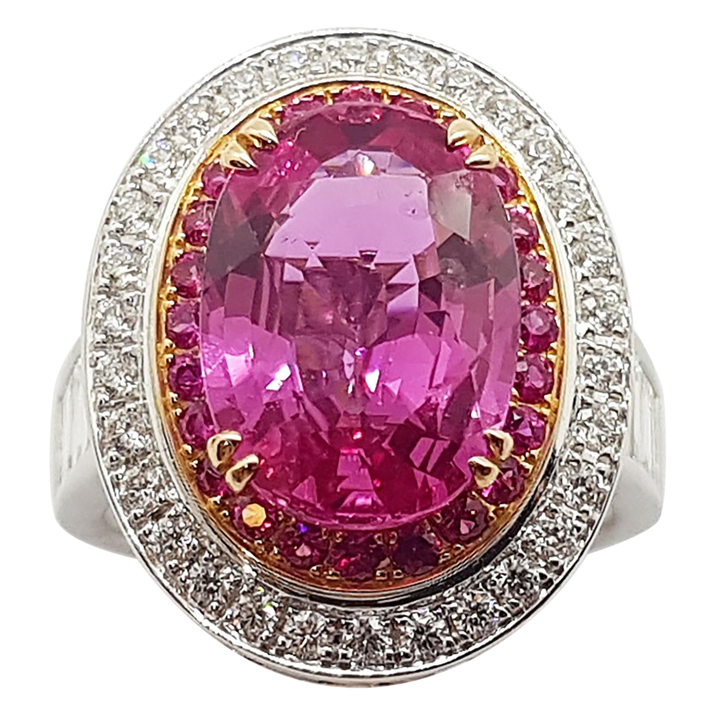 Certified 5 Cts Pink Sapphire with Diamond Ring Set in 18 Karat White Gold For Sale