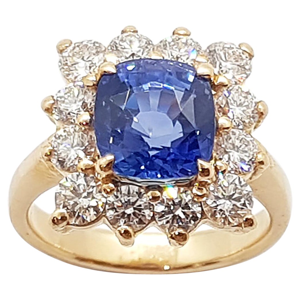 Certified Unheated 4 Cts Blue Sapphire with Diamond Ring in 18K Rose Gold For Sale