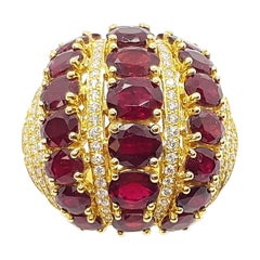 Bague en or 18 carats sertie de rubis et de diamants