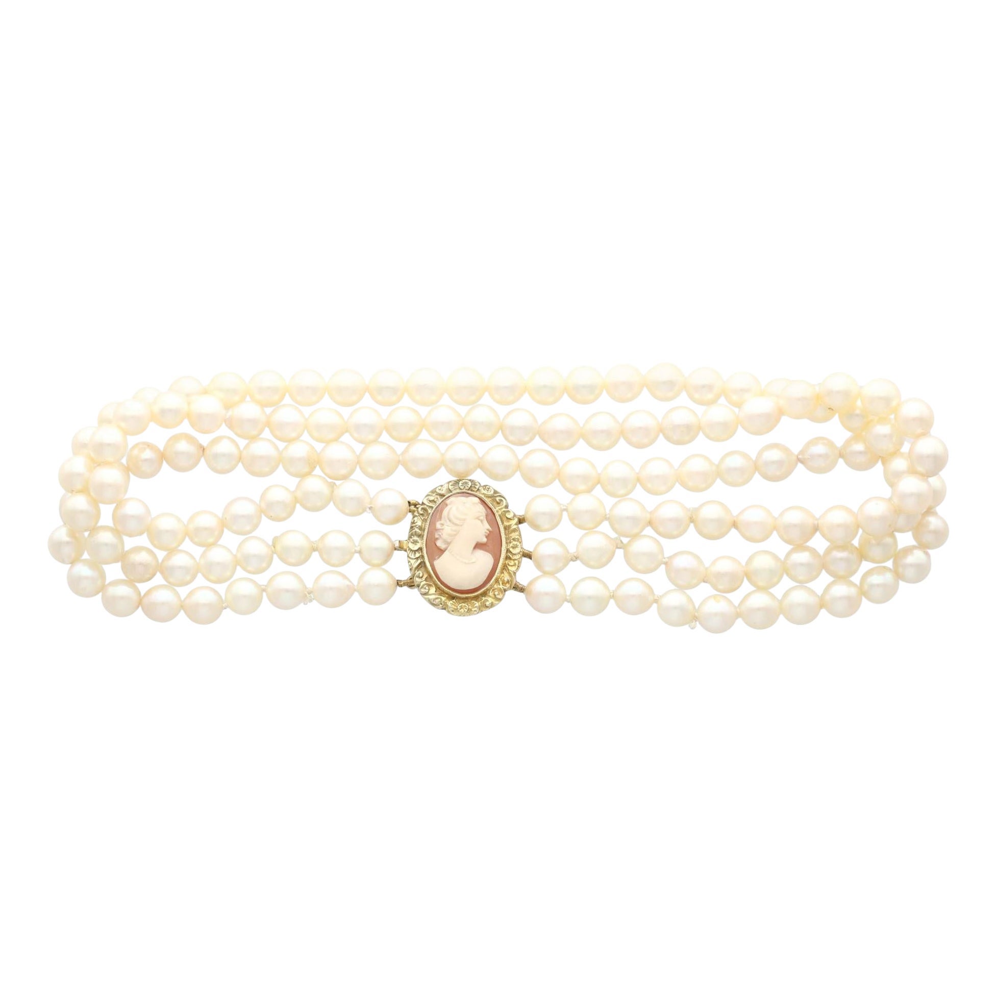 Cameo Clasp Cultured Pearl Choker in Yellow Gold For Sale