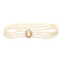 Cameo Clasp Cultured Pearl Choker in Yellow Gold