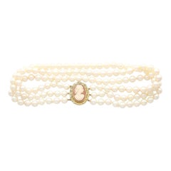 Retro Cameo Clasp Cultured Pearl Choker in Yellow Gold