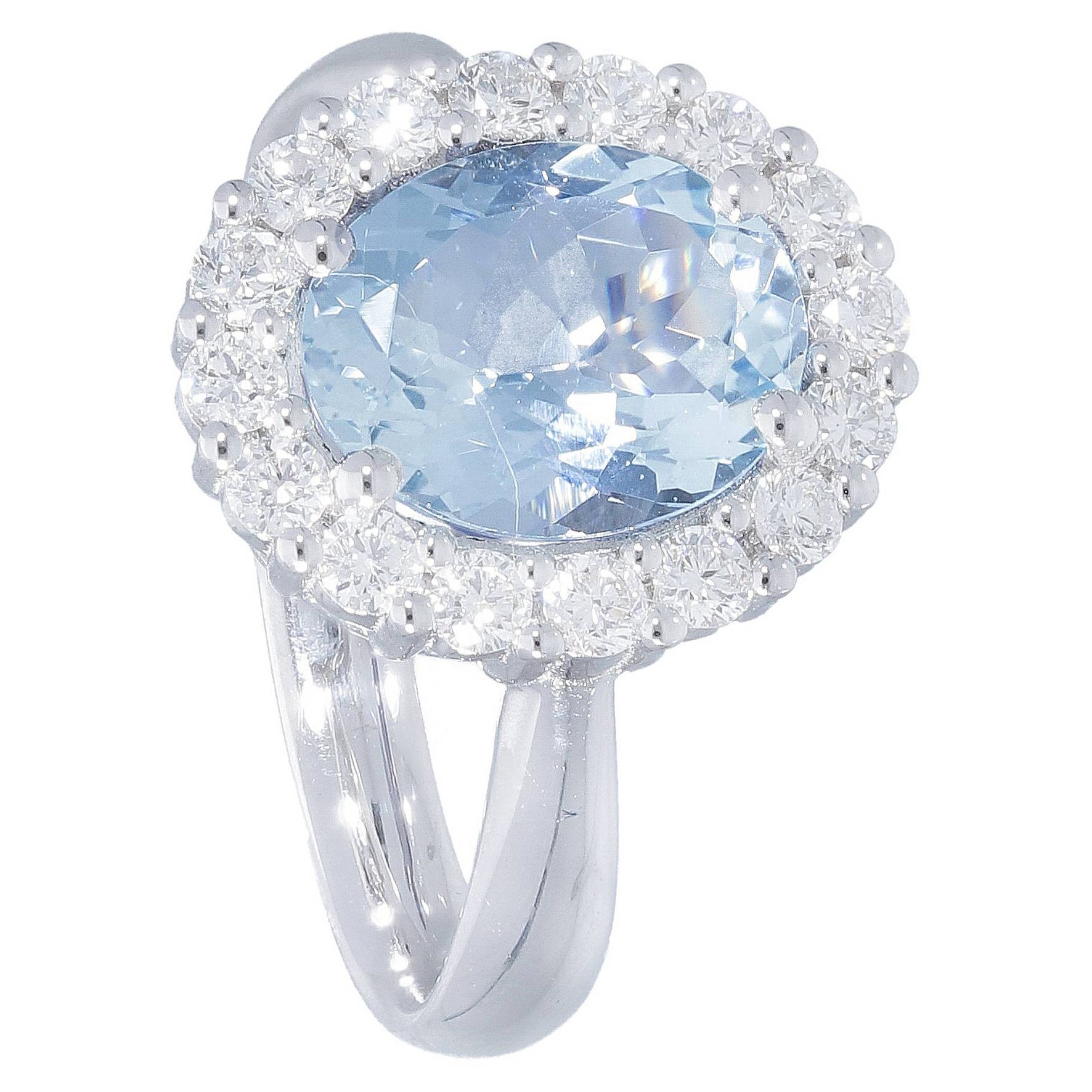 For Sale:  18K White Gold Pradera Halo Engagement Ring with Aquamarina and Diamonds