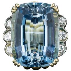 Retro Fine 27 Carat Aquamarine Diamond Gold Ring