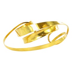 Bracelet manchette unique de l'artiste bijoutier Pavel Krbalek en or jaune 22 carats