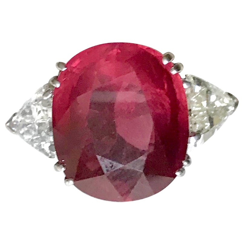 Ruby Ring in 18 Carat White Gold Diamonds and Ruby 11,4 Carat