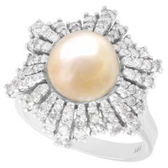 Antiguo Anillo de Cóctel de Oro Blanco con Perla Natural de Agua Salada y Diamantes