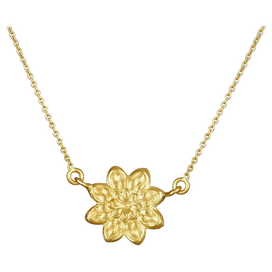 18 Karat Gold Camellia Pendant Short Necklace