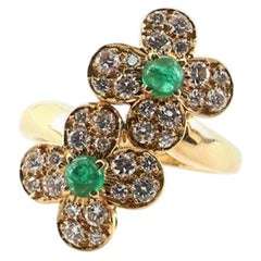 Van Cleef & Arpels Trefle Ring 18K Yellow Gold and Diamonds with Emerald