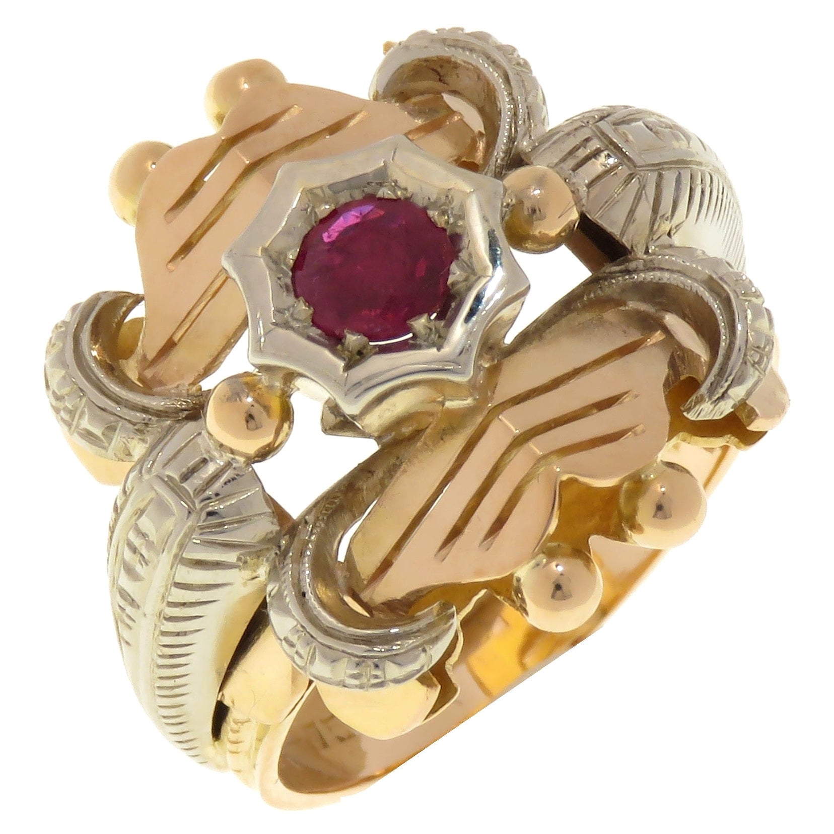 Vintage Rubin 18 Karat Rose & Weißgold Gravierter Ring Handgefertigt in Italien im Angebot