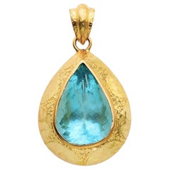 9.3 Carat Aquamarine 18K Gold Pendant