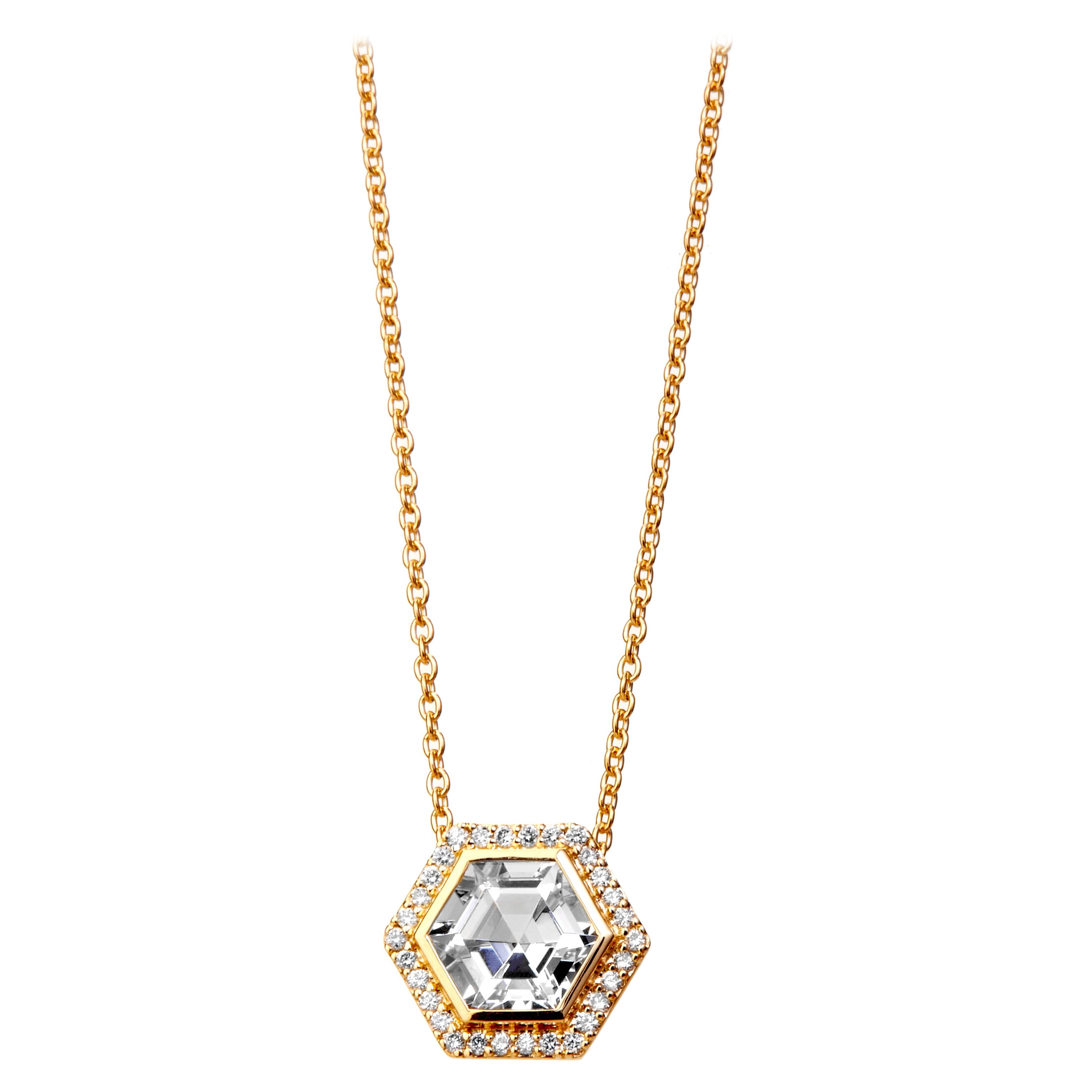Syna Collier hexagonal en or jaune et cristal de roche avec diamants