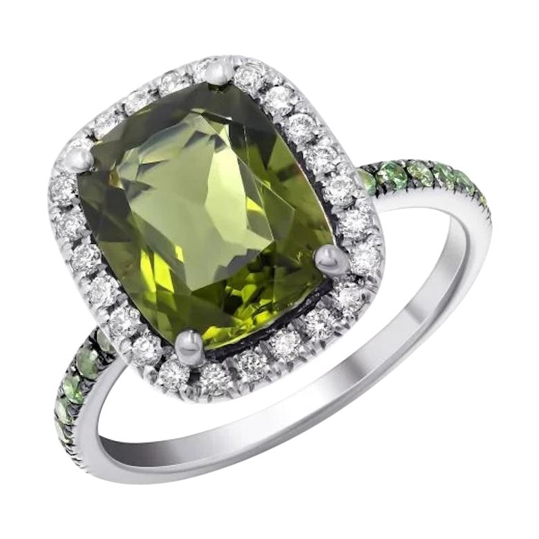 Fashion Green Moldavite Every Day Diamonds White Gold Ring for Her For Sale