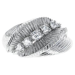 Cinq ronds rétro français des années 1960 de 0,75 ct. Bague en platine et diamants