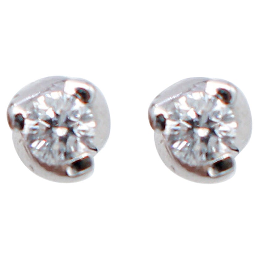 0, 27 Carat Diamonds, 18 Karat White Gold Stud Earrings For Sale