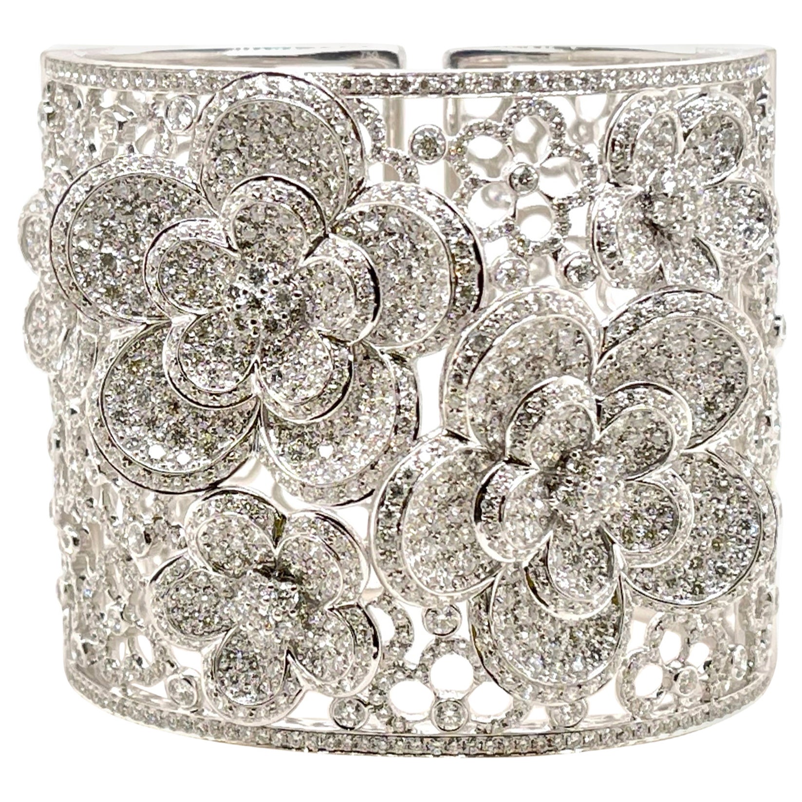 18kt White Gold Flower Pavé Diamond Cuff Bracelet