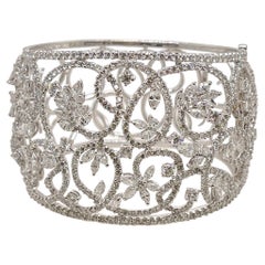Bracelet jonc à fleurs en or blanc 18 carats avec marquises et diamants