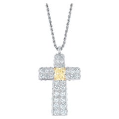 Graff Collier pendentif croix en diamants blancs et jaunes fantaisie de 1,50 carat en or 18 carats
