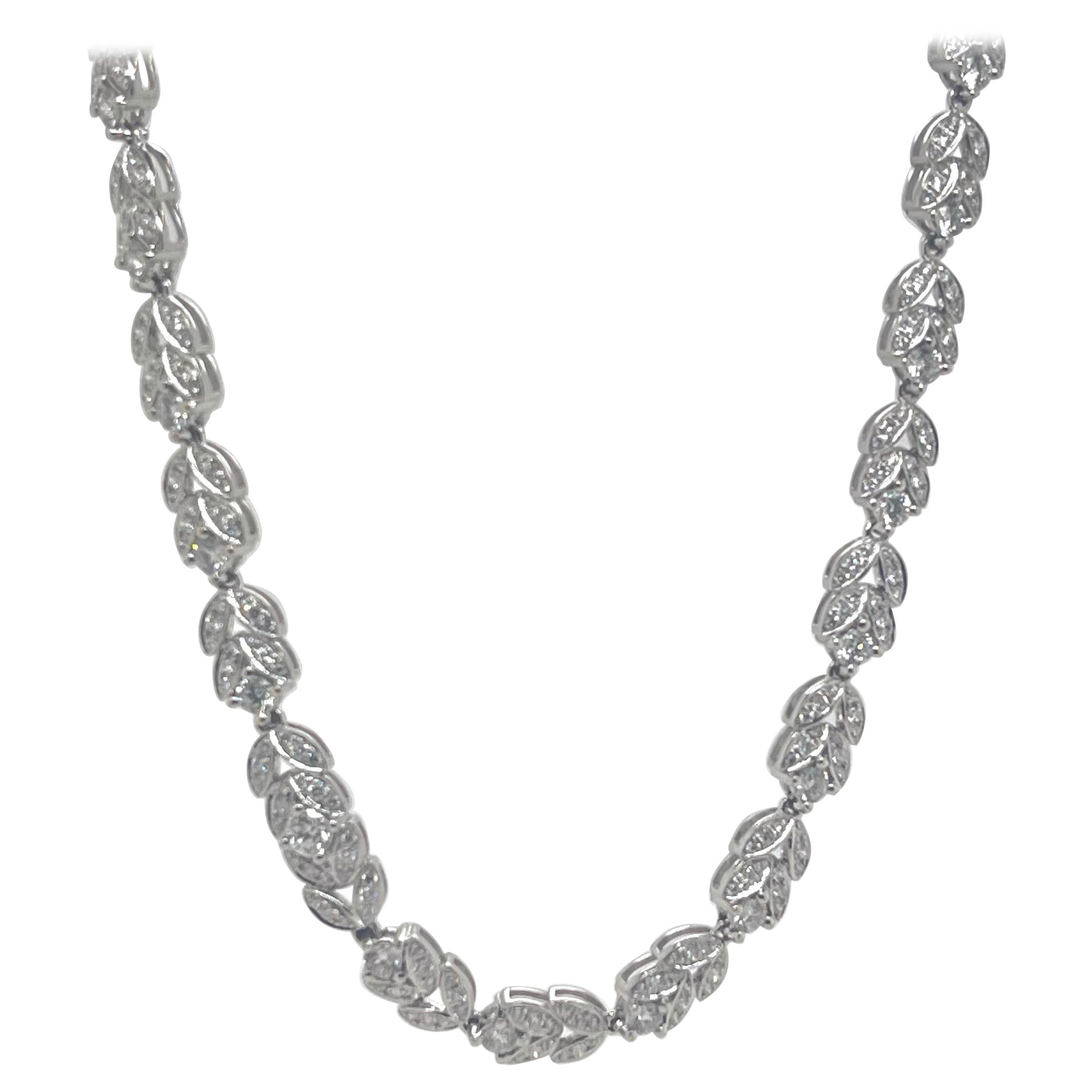 18kt White Gold Diamond Flower Link Necklace