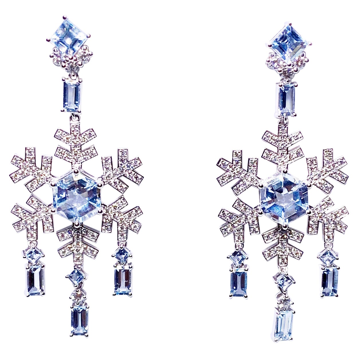 Eostre Aquamarine and Diamond Earring in Platinum 950 For Sale