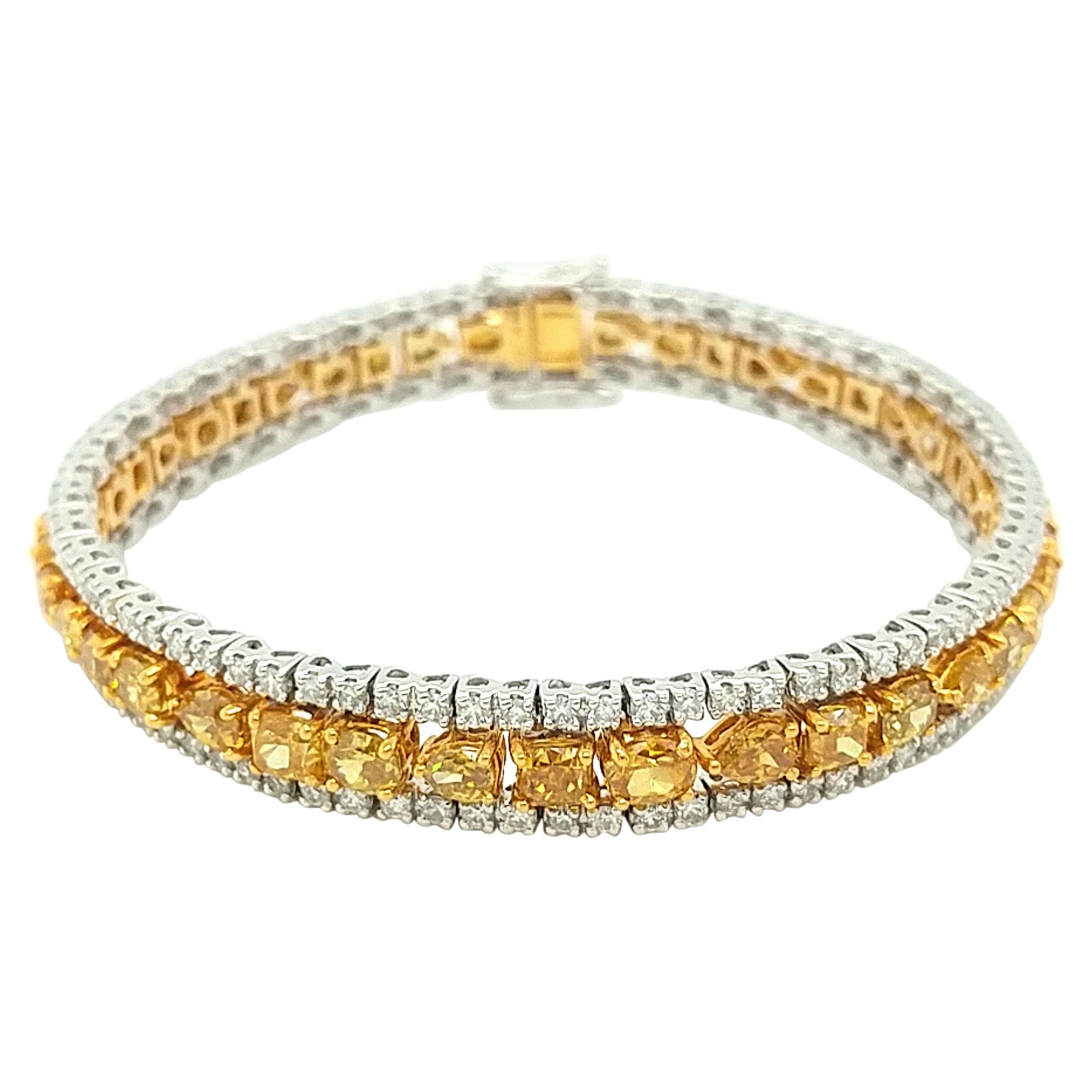 18Kt Yellow & White Gold 13.00ct Diamond Link Bracelet For Sale
