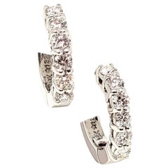 Roberto Coin Boucles d'oreilles Huggie en or blanc 18 carats avec un diamant total de 0::70 carat