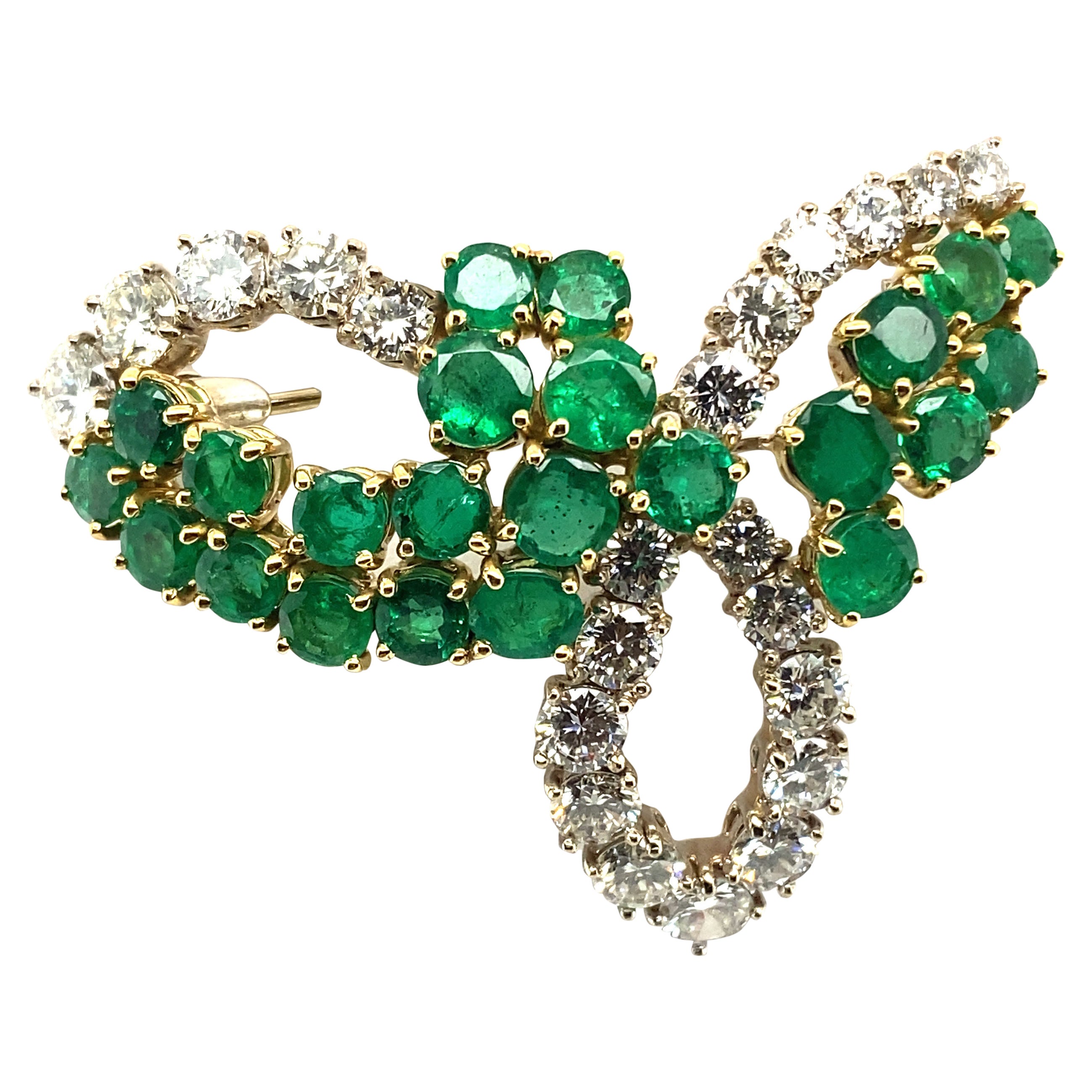 Luminous Emerald and Diamond Brooch in 18 Karat White and Yellow Gold For Sale