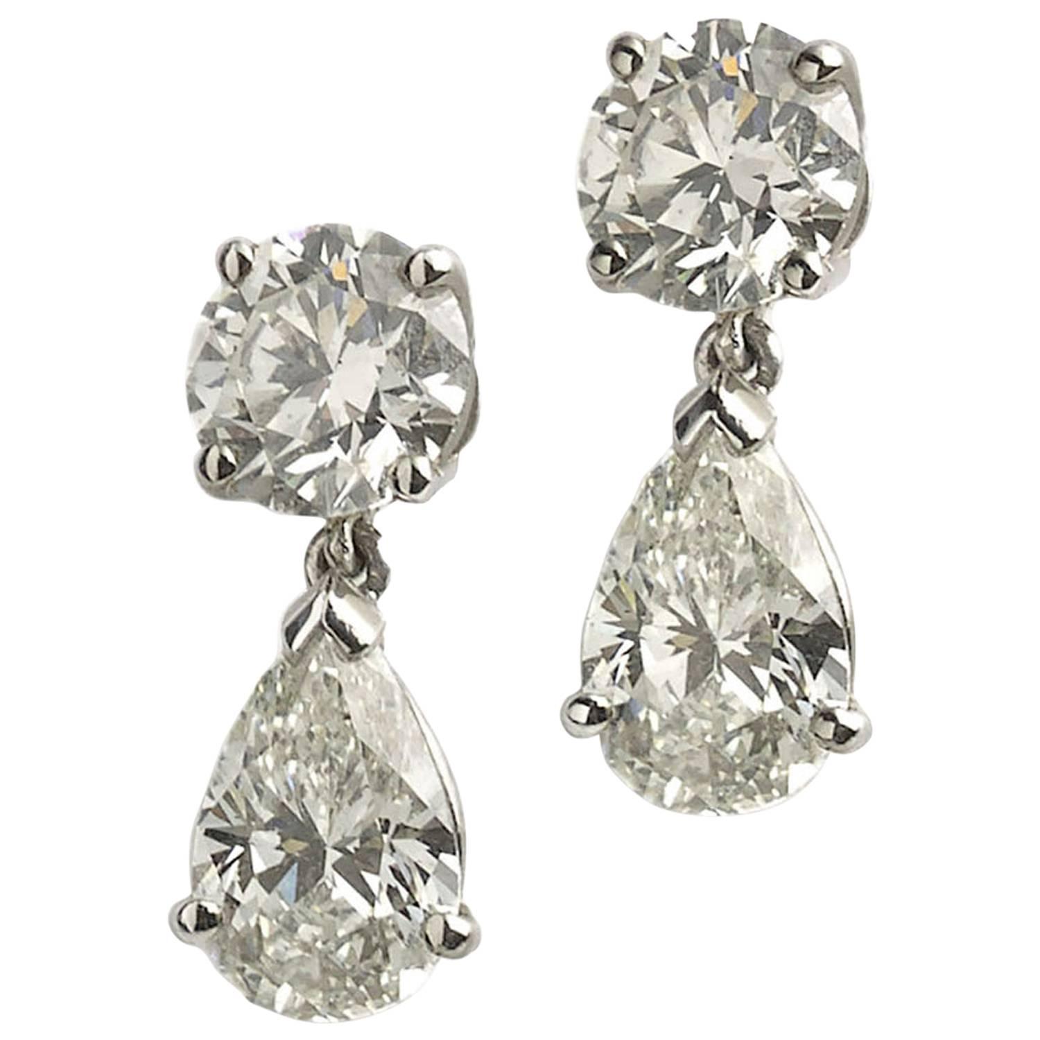 Pear Shaped Diamond Platinum Drop Earrings For Sale at 1stdibs