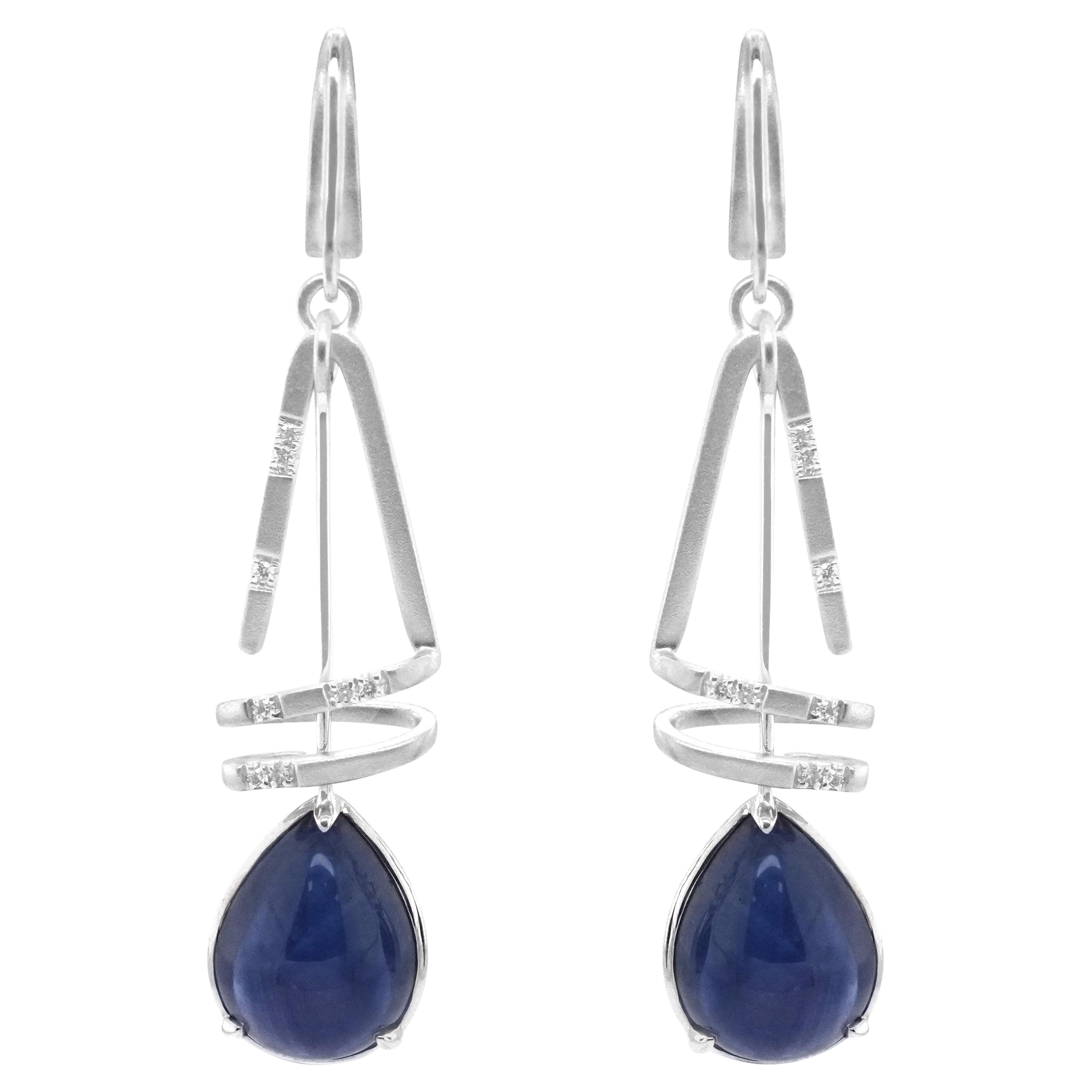 18k White Gold Sapphire Lanterns 6.74 Carat Intense Blue Sapphire Dangle Earring
