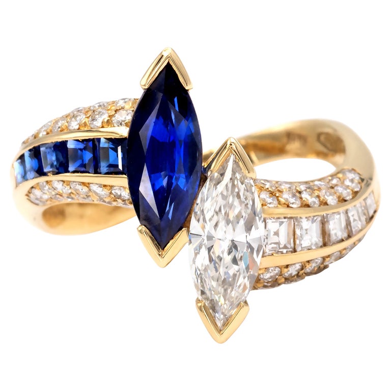 Diamond and Sapphire 18Kt Gold Toi et Moi Ring For Sale