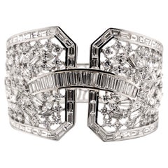 Stunning Diamond Cuff Bangle Set in 18k White Gold