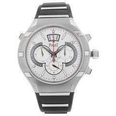 Piaget Montre pour homme Polo FortyFive GMT avec chronographe et cadran en argent et titane G0A34001