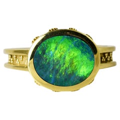 18K Yellow Gold Stunning Black Opal Ring, 10.3g