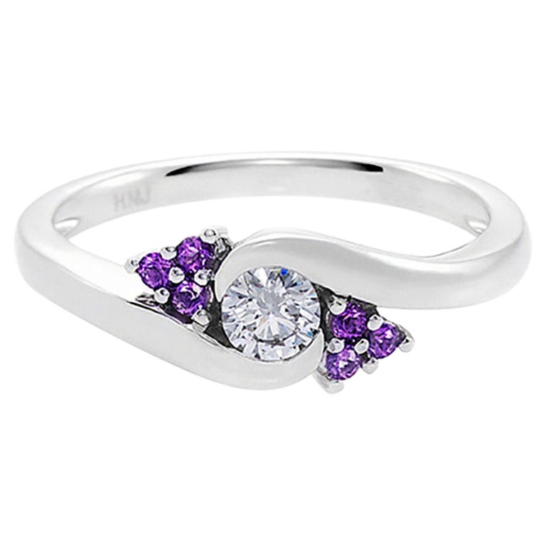 Anillo de compromiso de diamantes y amatista de 0,25 ct en oro blanco de 18 quilates con torsión de tensión