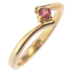 Intini Jewels Natural Ruby 9 Karat Yellow Gold Contrarie Modern Red Stone Ring