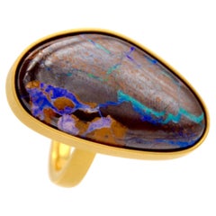 Contemporary 18 Karat Yellow Gold Opal Cocktail Ring
