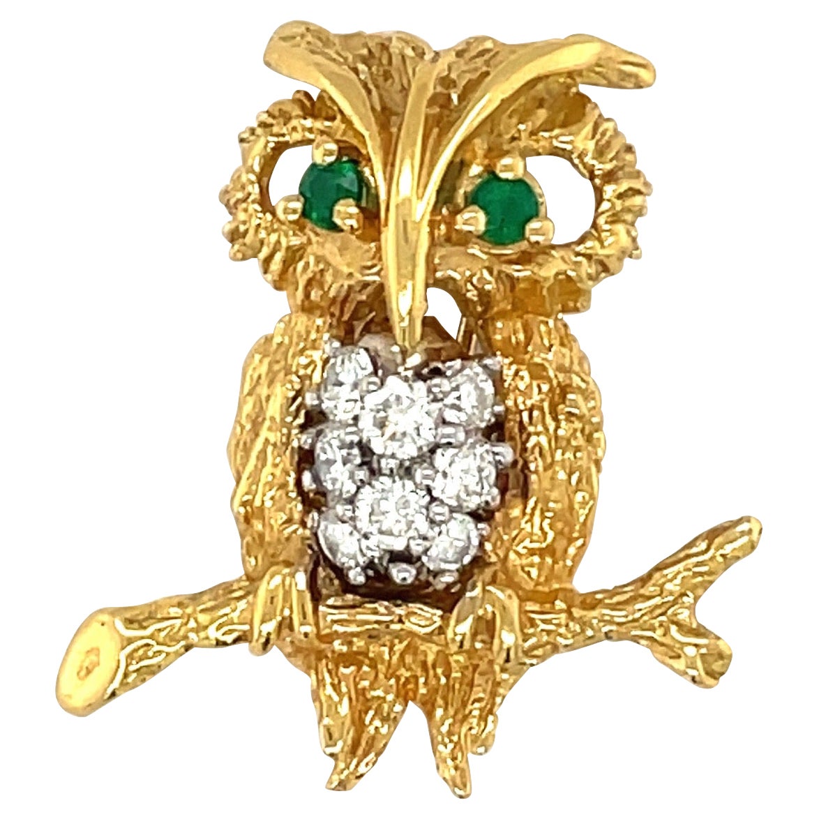18Kt Yellow Gold Owl Brooch with Diamond 0.14Ct. & Emerald 0.14Ct.