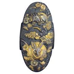 Rare collier pendentif Shakudo lapin fleur Japon ancien victorien:: 1870