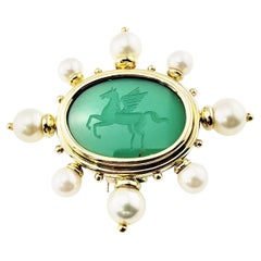 18 Karat Yellow Gold Intaglio Green Onyx and Pearl Pegasus Brooch/Pin