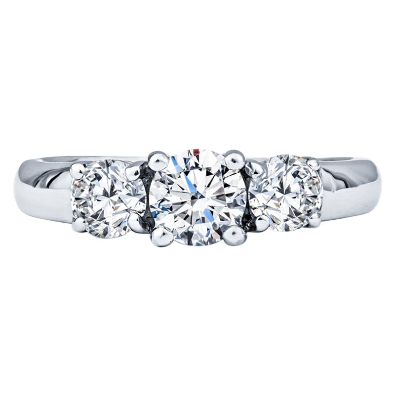 1.00ctw 3-Stone Diamond Platinum Engagement Ring For Sale